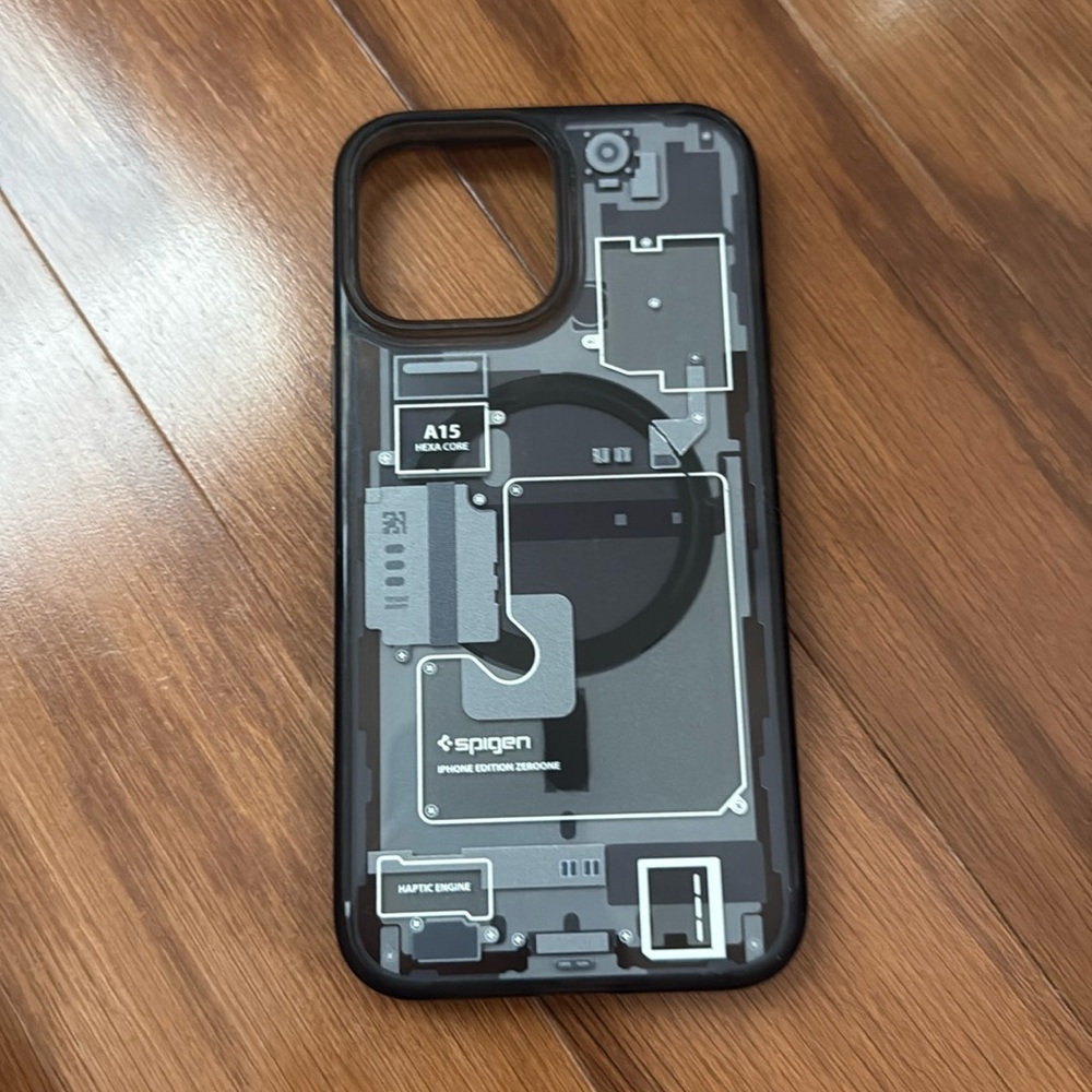 iPhone 13 Pro Max spigen case